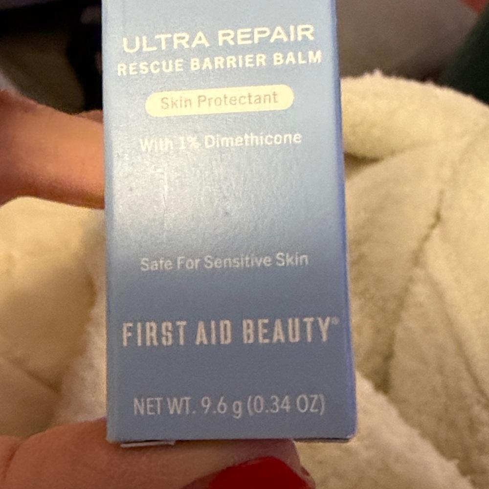 Ultra Repair Rescue Barrier Balm with Dimethicone  - mini .34 oz - Picture 2 of 8